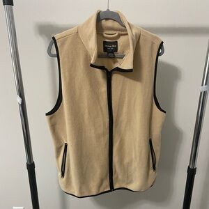 Fleece vest. Beige and black. Size XL